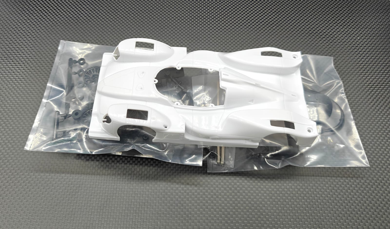 GL-LMP2 White Kit Set *Wheel Base 102mm* GL-LMP2 White Kit Set *Wheel Base 102mm*